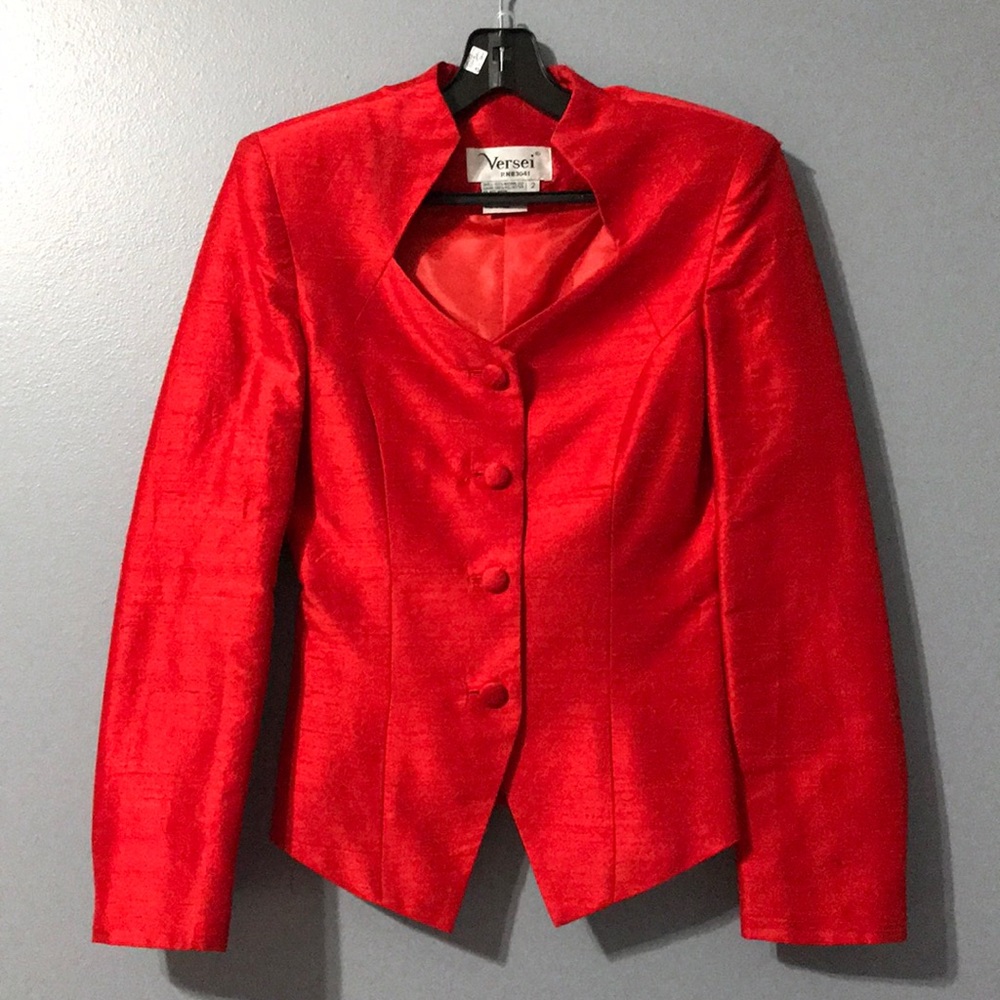 Versei suit